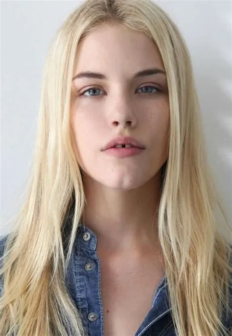 Picture of Ashley Smith | Ashley smith, Model polaroids, Beauty model