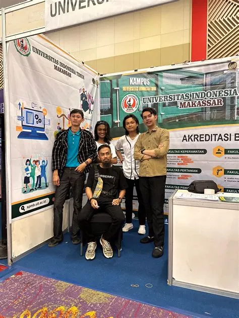 Stand UIT Makassar di Pameran Pendidikan 2024, Dikunjungi Ratusan Siswa ...