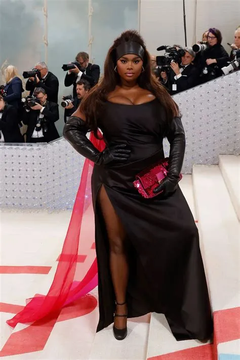 18 Curve and Plus-Size Models You Need to Know | Vogue