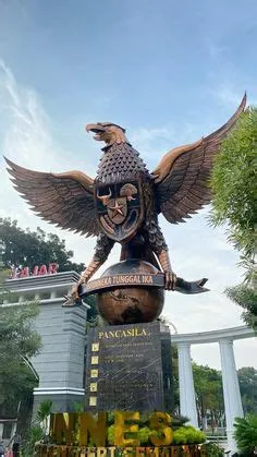 Classic Wedding Invitation Tips | Pola kartu, Universitas, Monochrome