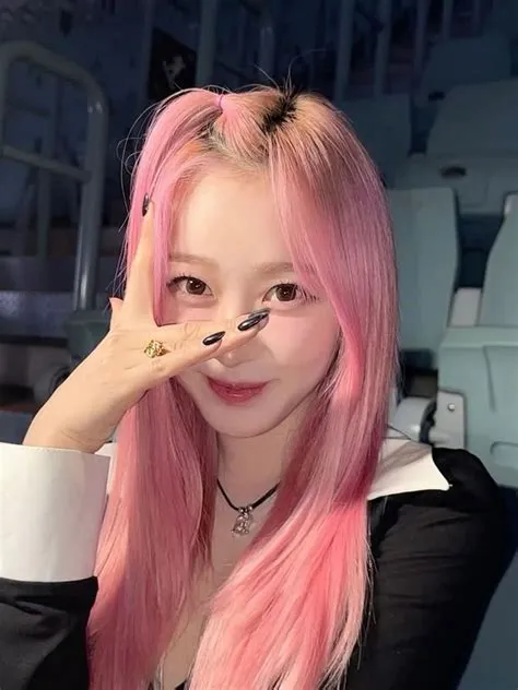 #ジゼル #GISELLE #지젤 #aespa #에스파 #エスパ | Penteados, Deusa grega, Mulher