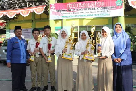 Detail Download Logo Mtsn Pare Kediri Koleksi Nomer 5