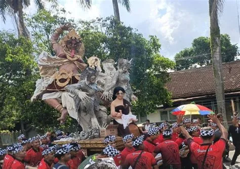 Meriahnya Parade Budaya Jember dan Jembrana, Ditonton Ribuan Orang ...