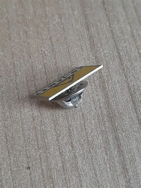 co jamet vintage collection logo Pins Années 1990 | eBay