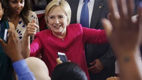 Pro-Clinton super PACs release sponsored BuzzFeed posts targeting young ...