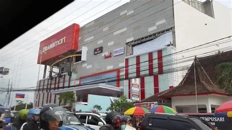 Jalan-Jalan ke Roxy Jember Lewat Transmart Baru - YouTube