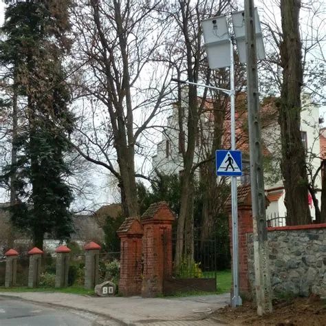 Lampa uliczna solarna 36W o wąskim obszarze oświetlenia bezpośrednio ...