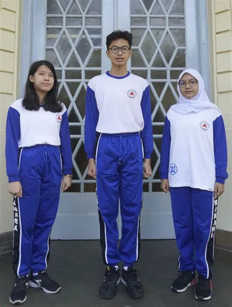 Seragam SMA Negeri 3 “Padmanaba” Yogyakarta