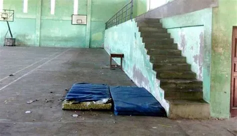 NUSABALI.com - GOR di SMKN 3 Negara Terbengkalai