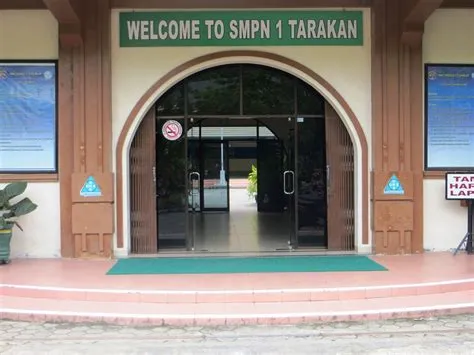 SMP NEGERI 1 TARAKAN - annibuku.com