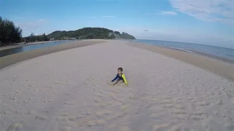 Pantai Cherating (Cherating Beach) by MalaysiaTravelpedia - YouTube