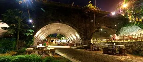 Kafe Kolong Jember, Nuansa Cafe Romantis Dengan Menu Yang Lezat ...