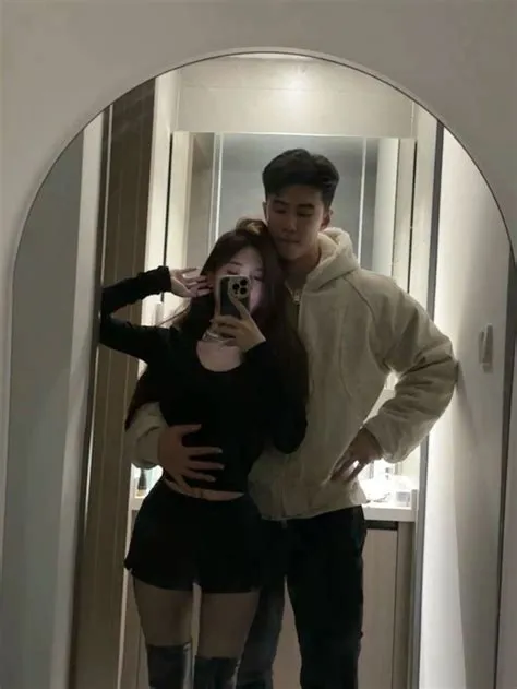 oleh 🍎 🩸╱ 𓏵 ℘.⬛️ ̥ ‧̥˚̩̩̥· di Pins by you di 2024 | Foto teman ...