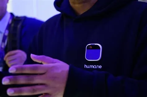 Humane Ai Pin : on a essayé le projecteur qui veut remplacer le ...
