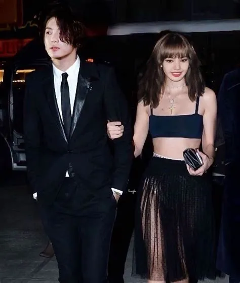 oleh Nay 🔮 di Meus Pins salvos | Selebriti, Wanita cantik, Gadis korea