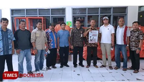 Bawaslu Kabupaten Jember Temukan Tabloid Indonesia Barokah di Kantor ...
