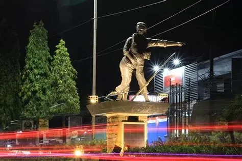 Mengenal Sejarah Dua Patung Ikonik di Pintu Masuk Kota Jember - Radar ...