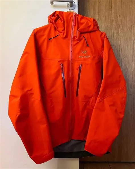 Arc’Teryx Alpha SV Jacket “Orange”