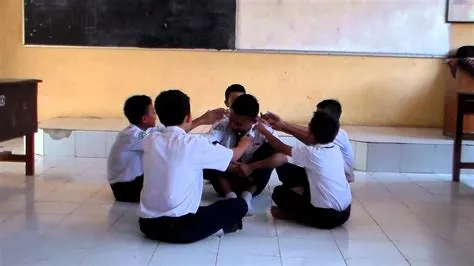 SMPN 8 JEMBER PRAKTEK SISWA - YouTube