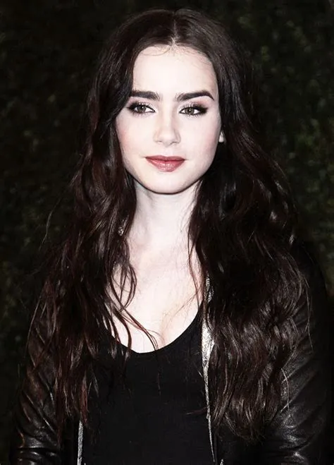 Dark Hair Pale Skin, Pale Skin Makeup, Hair Makeup, Lily Jane Collins ...