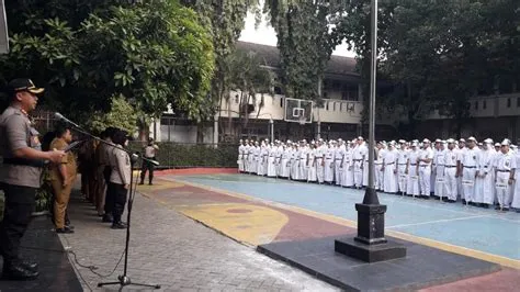Pembina Upacara di SMAN 1, Kapolres Tangsel Ajak Siswa Hindari Narkoba ...