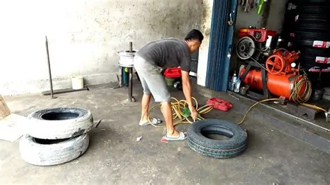 5 Menit Mengganti Ban Mobil dengan Cara Sederhana - YouTube