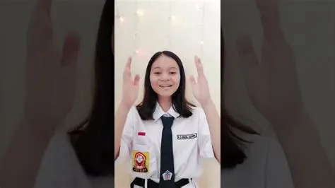 Dirigen Maju Tak Gentar cover by Laryssa SMPN 124 Jakarta - YouTube