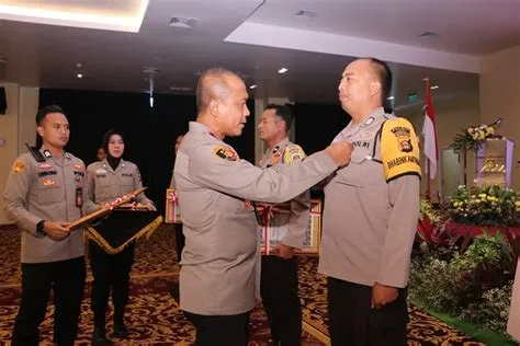 Bangun Pondok Tahfizd Bayyinah, Bripka Andi Widianto Terima Pin Emas ...