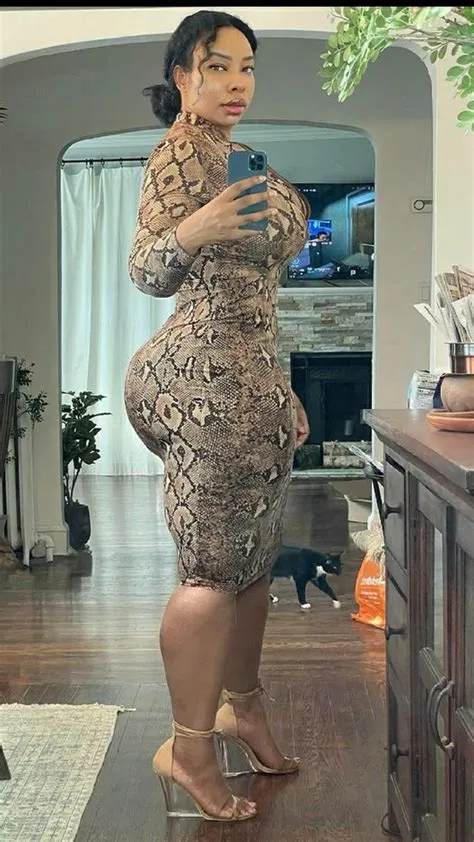 by David Brown on Thick | Curvy girl outfits, Curvy women fashion ...