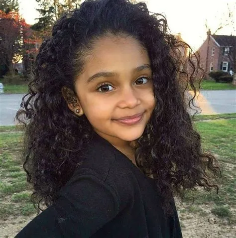 em Idées de coiffure - cheveux bouclés