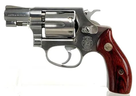 Sold at Auction: Smith and Wesson Model 631 Lady Smith 32 Magnum ...