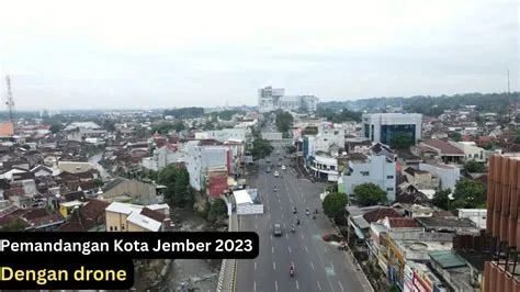 Pemandangan Kota Jember 2023 dengan drone - YouTube