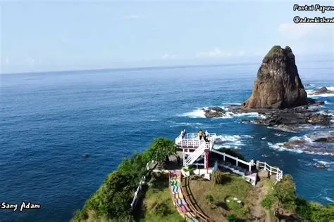 Dijuluki Adik Kandung Raja Ampat, Seperti Ini Views Papuma Beach Jember ...