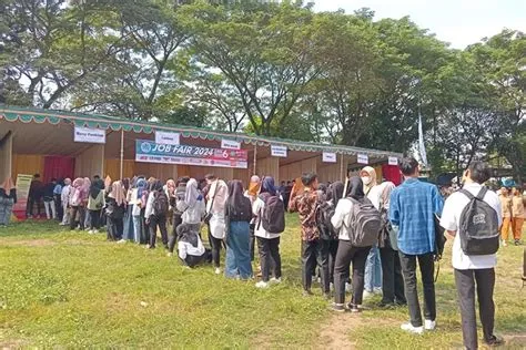 SMKN 6 Jember Gelar Job Fair 2024 di Alun-alun Tanggul, Banyak ...
