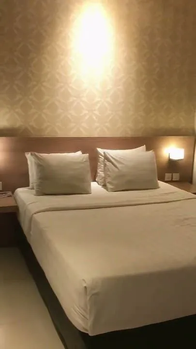 Rekomendasi Penginapan di Jember #Part 2 Review Kamar - YouTube