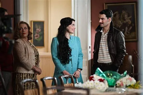 ΤΟ ΣΠΙΤΙ ΔΙΠΛΑ ΣΤΟ ΠΟΤΑΜΙ ΕΠΕΙΣΟΔΙΑ 7-8 - Λόγια-Σταράτα