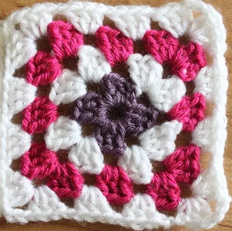 How to Crochet a Traditional Granny Square - Melanie Ham