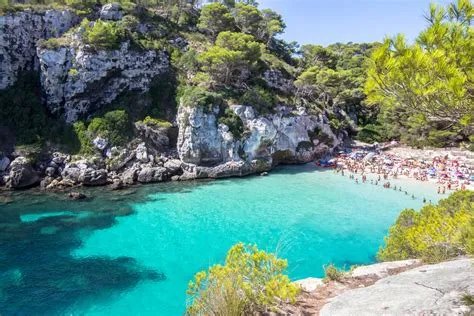 Top 13 des plus belles Plages de Minorque (avec Carte et Photos)