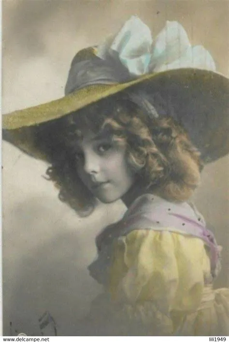 Portraits - CPA 1915 d'origine Belle Carte Fillette fillette Belle ...