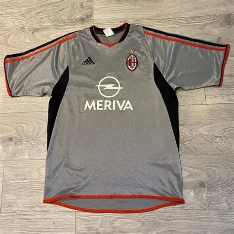 AC MILAN 2003/04 Third Shirt with 8 on the back £40.00 - PicClick UK
