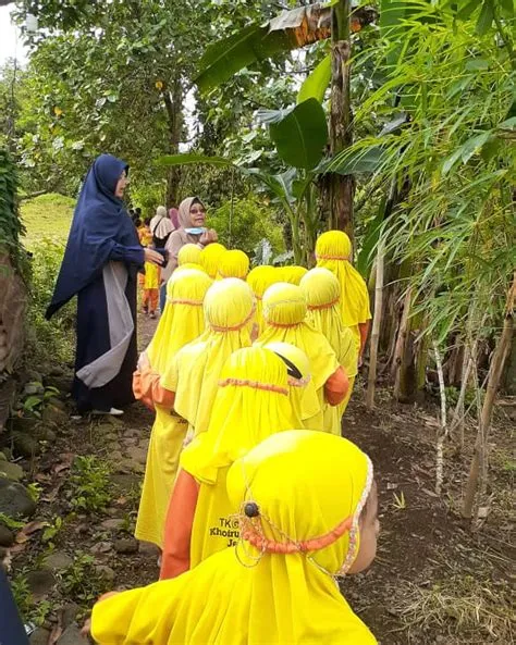 Kenalkan Siswa dengan Suasana Alam, TK Khoiru Ummah Kunjungi Desa ...