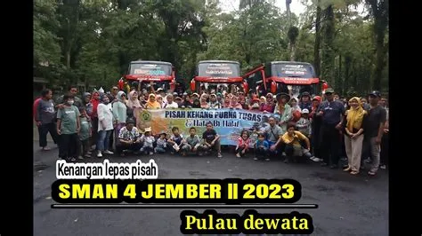 SMAN 4 JEMBER FAMGAT - YouTube