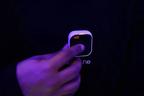 Humane Ai Pin : on a essayé le projecteur qui veut remplacer le ...