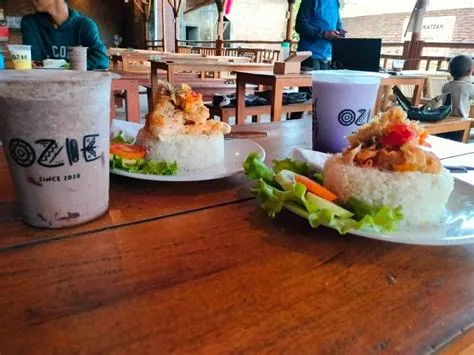√Ozie Café Jember, Bikin Nongkrong Kamu Lebih Produktif