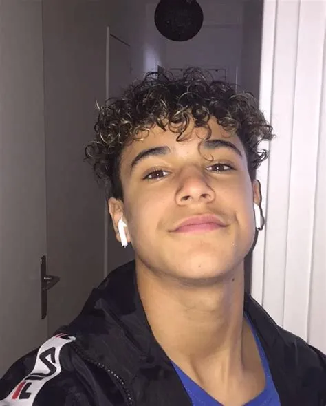 🇩🇿HAROUN🇩🇿 sur Instagram : 💜Je suis venu dans l’inconnu j’repartirais ...