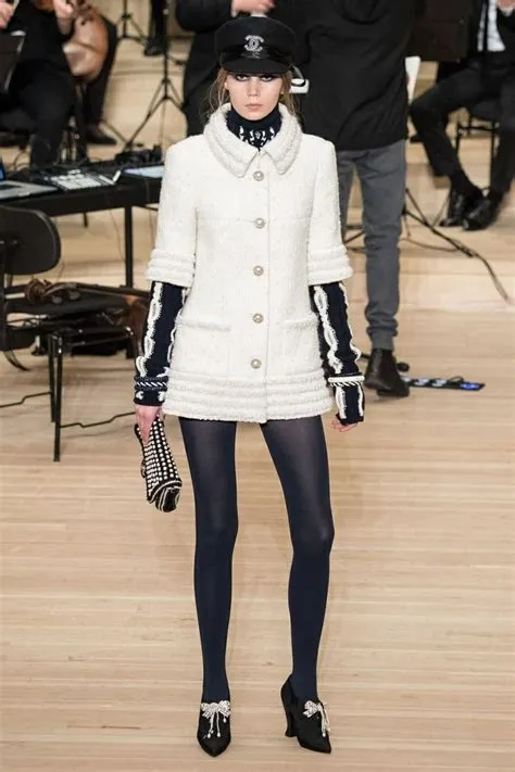 by Christine Colley on fashion | Couture fashion, Fall fashion ...