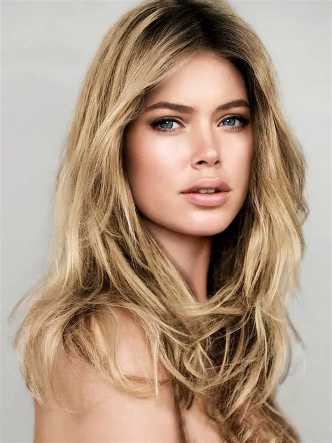 Beautiful European Women - Page 919