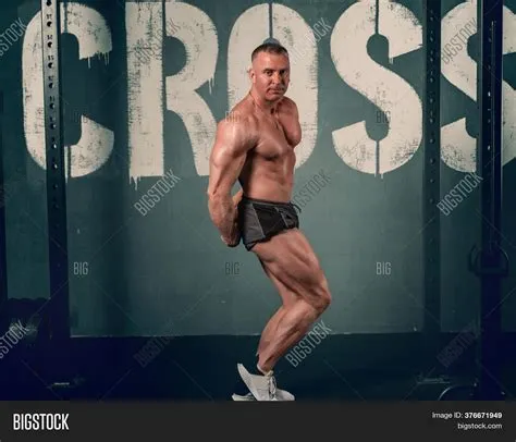 Bodybuilder Gym Poses Image & Photo (Free Trial) | Bigstock