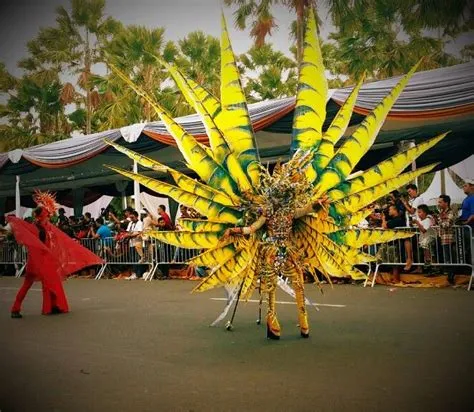 Jember Fashion Carnaval 2015...lion fish costume | Karnaval, Ide, Ikan