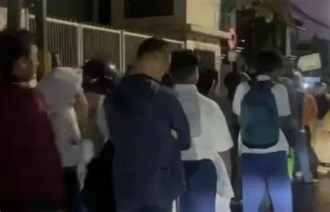 SPMB 2025, Wali Murid di SMPN Jember Keluhkan Pengambilan...